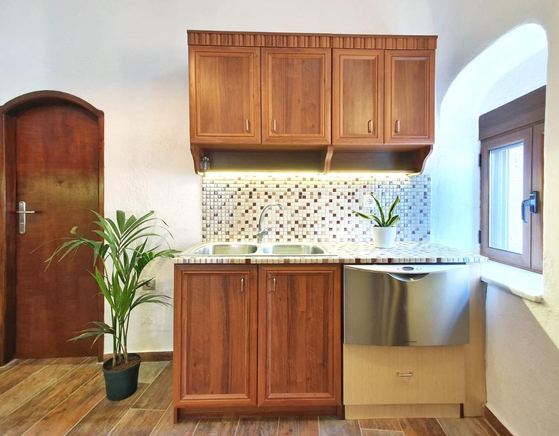 Navita Cave Apartment *